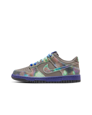 Nike Dunk Low SE Older Kids' Shoes. Nike ID